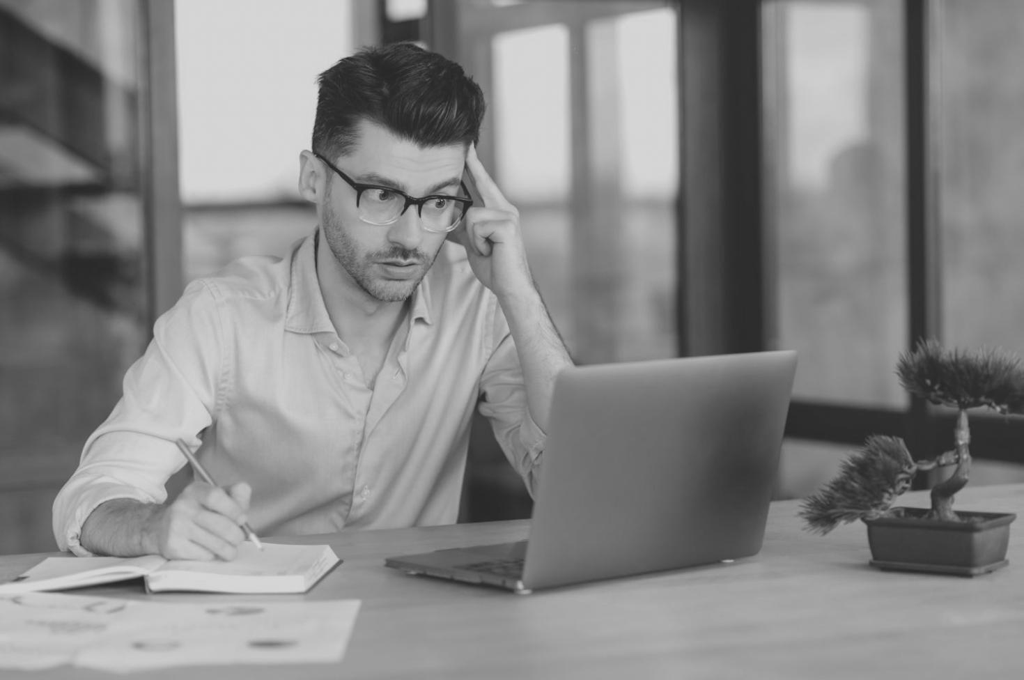 Moderne Lernumgebung mit technischer Ausstattung